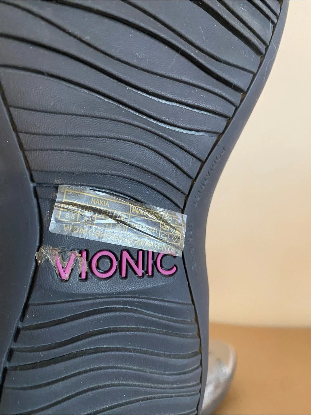 Vionic Sandals Size 8.5 Nakia, silver metallic straps, adjustable, comfort